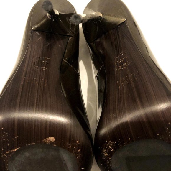 Stuart Weitzman Dagger Pumps in Iron Quasa - Picture 6 of 7